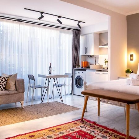 Invigorating Studio Flat Near Kordon In Alsancak Esmirna Exterior foto