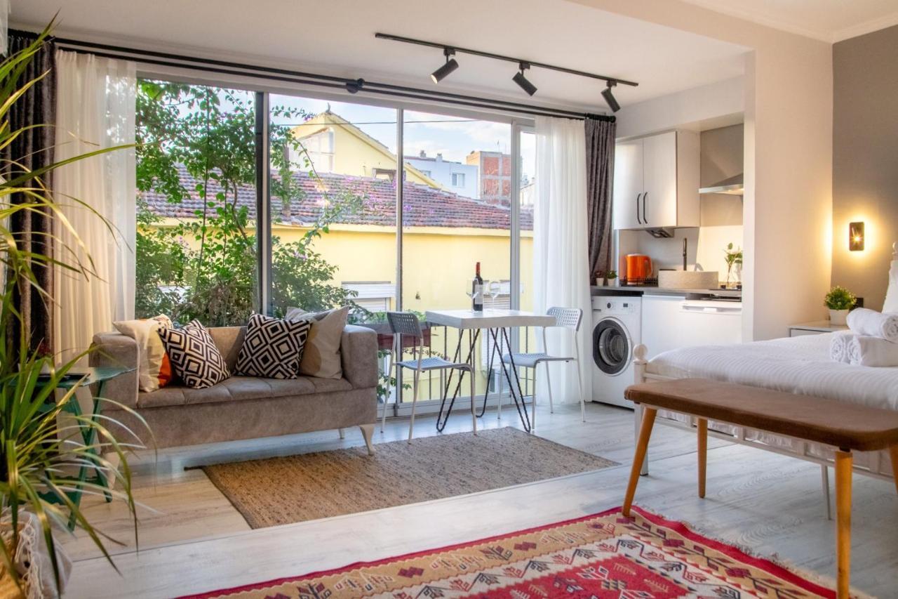 Invigorating Studio Flat Near Kordon In Alsancak Esmirna Exterior foto