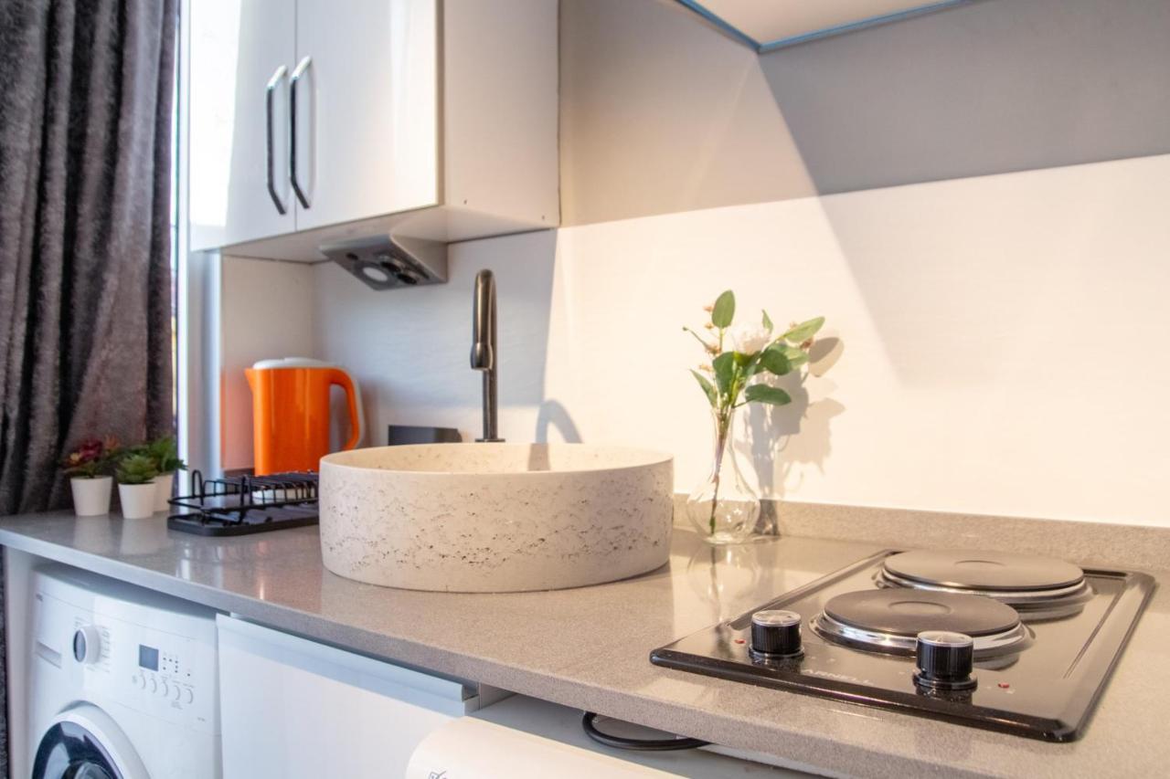 Invigorating Studio Flat Near Kordon In Alsancak Esmirna Exterior foto